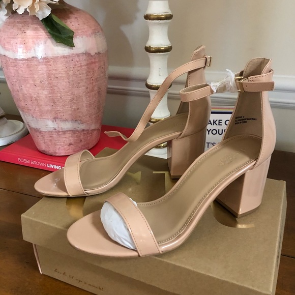 Nude block strap heels NWT - Picture 4 of 6